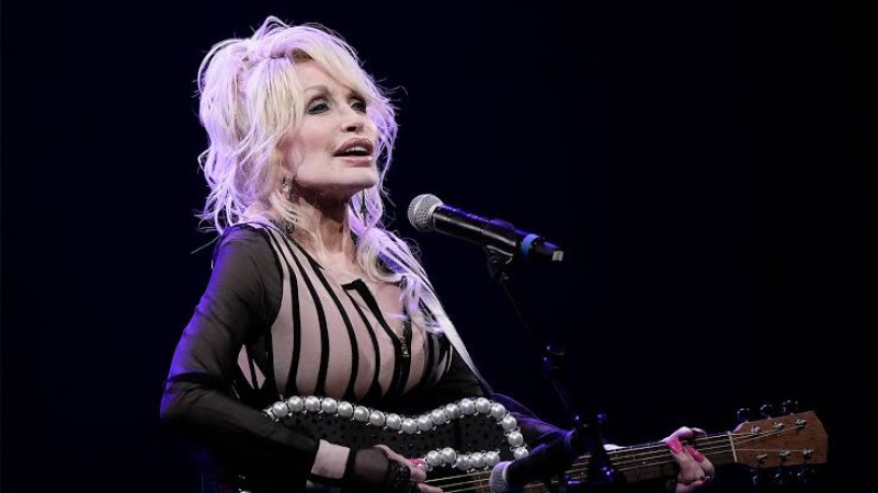 Dolly Parton: Trump orders US flags lowered nationwide for one week