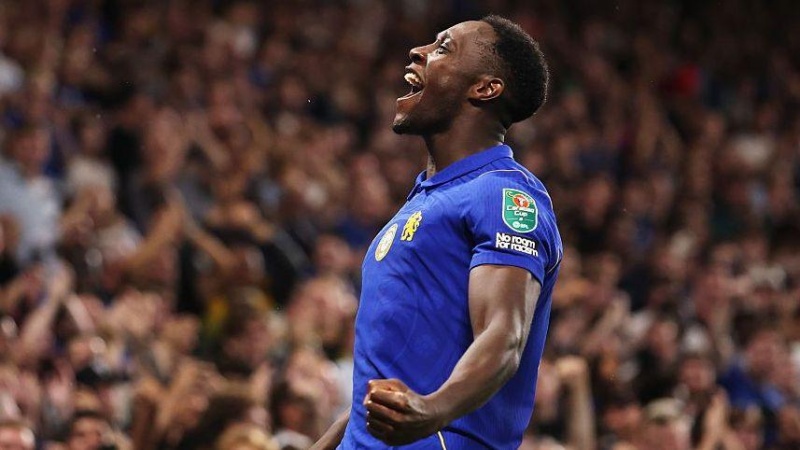 Chelsea debutant Welbeck downs Luton with Fernandez left out