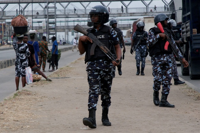 Youths protest alleged killing of UNIPORT graduate by police