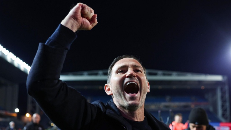Lampard 'somewhere in the middle' of Mourinho and Ancelotti