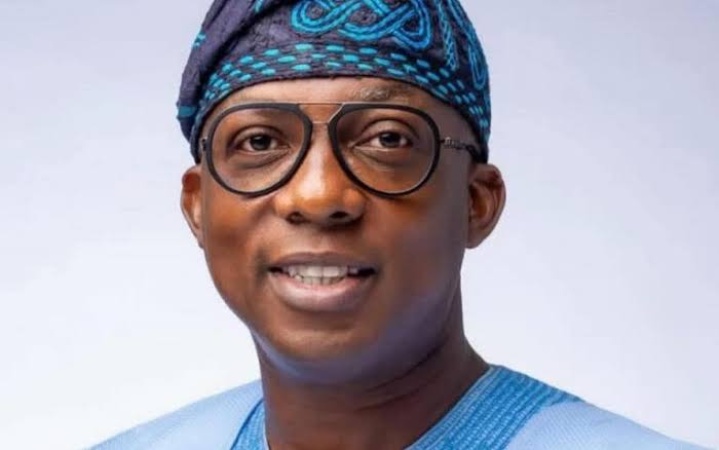 Stop patronising unregulated cart pushers, Lagos Commissioner urges residents