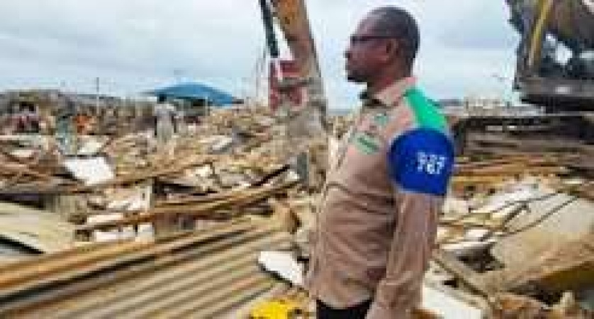 After Ikola tensions, Lagos intensifies safety operation, demolishes structures under power lines 