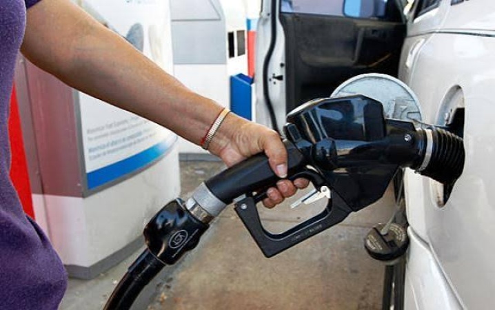 Petrol price heads to N1,500 per litre as crude prices drop 