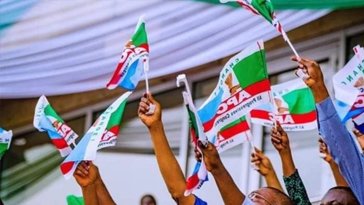 2027: APC, opposition clash over FG’s $1bn household palliative