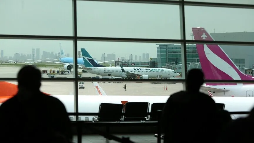 Airline strike in Canada grounds estimated 250,000 passengers
