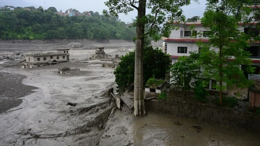 Hundreds dead, missing after flash floods, landslides hit China, Nepal border region