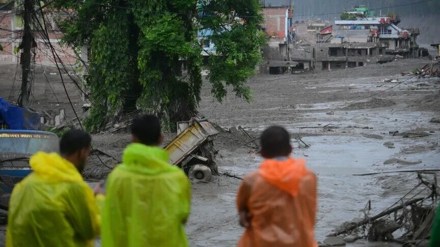 Asia - Pacific Flash floods cut communications along Nepal-China border, death toll rises to 362, over 1,300 missing