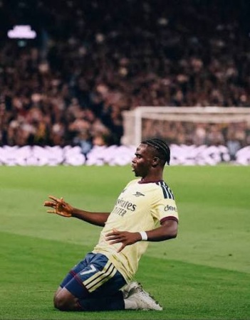 Saka scores again as Arsenal secure hard-fought victory at Aston Villa