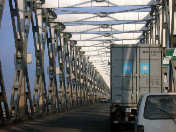 JUST IN: FG to shut First Niger Bridge for two weeks 