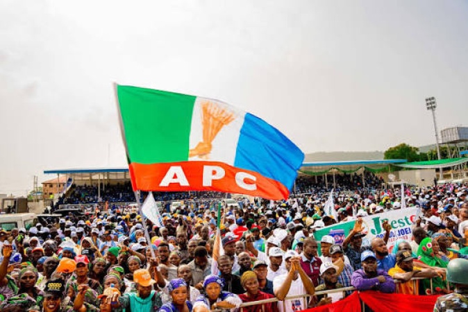 Mammoth crowd as Enugu APC vows to sweep September 26 council polls