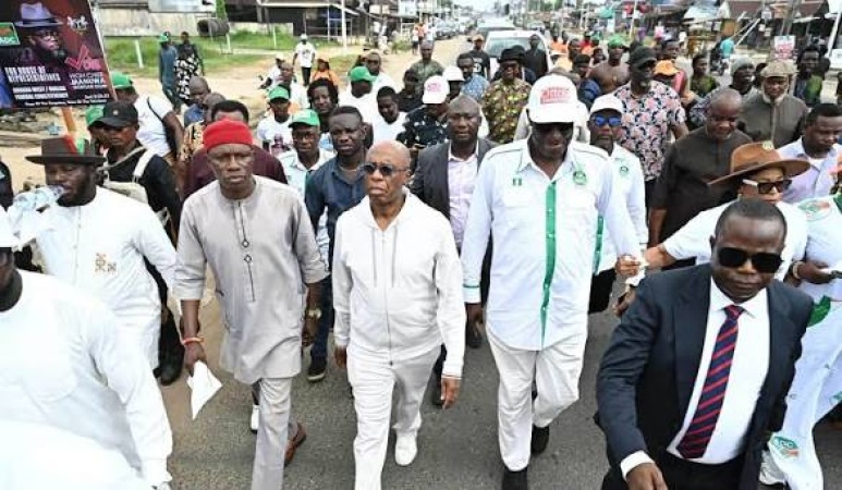 Atiku, ADC stalwarts, others storm Rivers for Amaechi’s mother’s burial