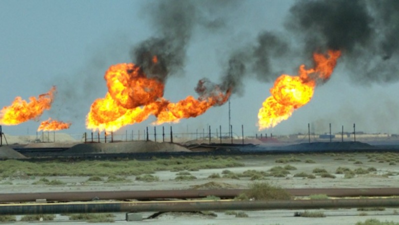 FG threatens licence revocation as N521.8b fines fail to halt gas flaring