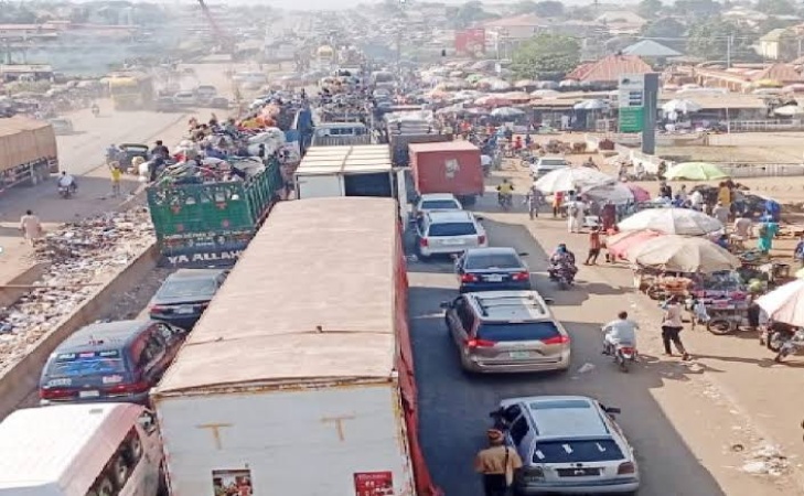 Gridlock: Hundreds of passengers stranded along Lokoja – Abuja road