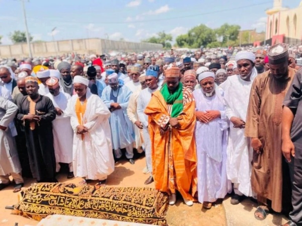 Thousands storm Yola as Bamanga Tukur is laid to rest