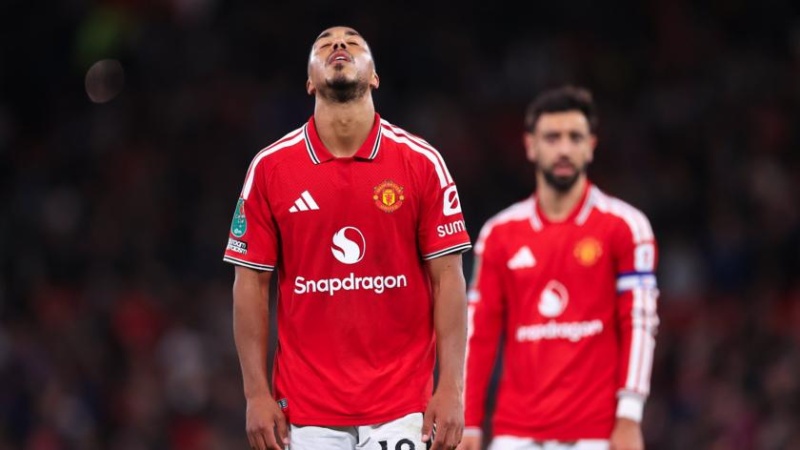Carrick 'not bothered' by pressure - but should he be after this latest mess?