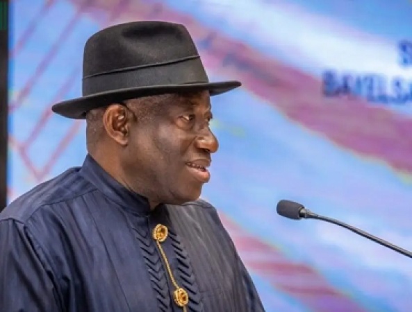Review civil servants salaries now, Jonathan tells FG, states
