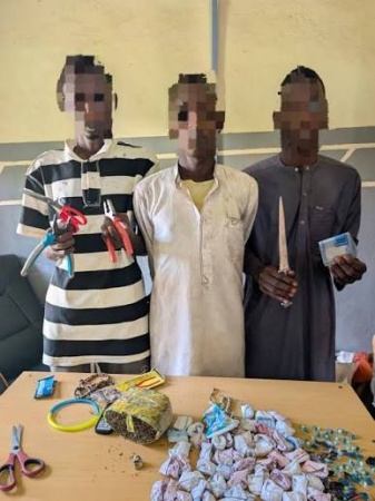 20-year-old conspires with two others to rob mother, siblings