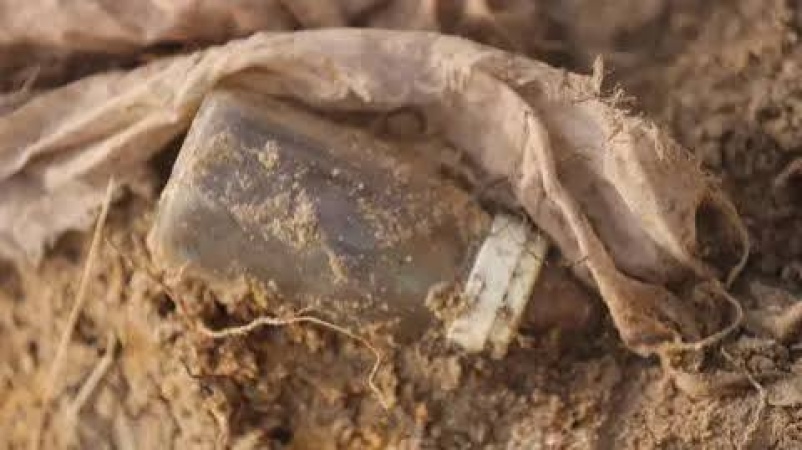 How workers unearthed mass grave of 572 people