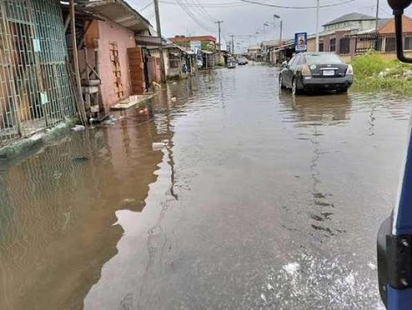 Floods take over homes, business premises in Warri, Udu, Uvwie