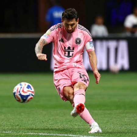 Messi climbs to 2nd on all-time free-kick list, Ronaldo 9th