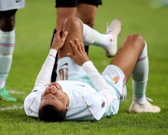 Mbappe picks up injury while scoring France winner in Turkey