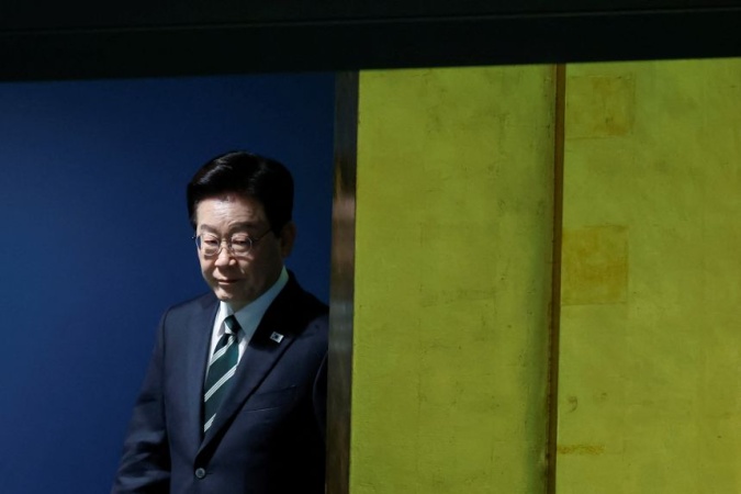 South Korea demands apology from Ukraine over disclosure of North Korean POW transfer   