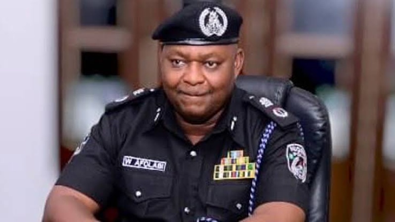 Police raid criminals' hideout, recover two vehicles, arrest suspected cultists in Abia