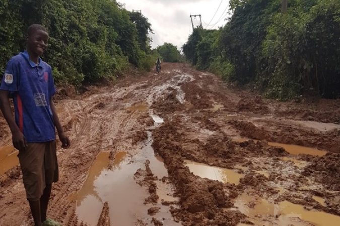 Commuters, group lament deplorable condition of Ibadan-Oyo road