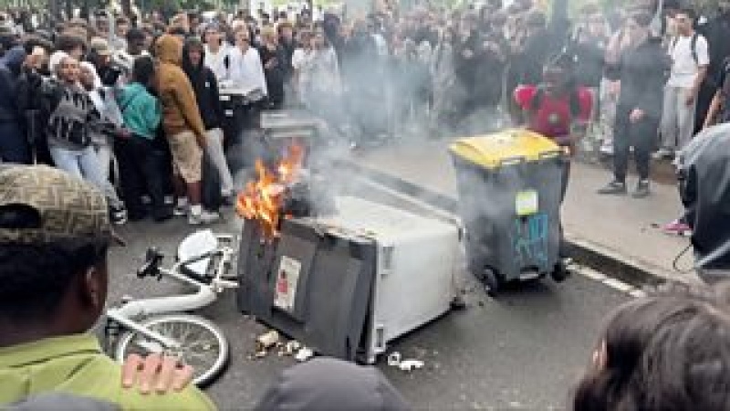 More than 400 detained as France student protests escalate