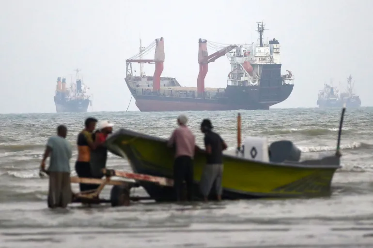 Temporary Hormuz solution deferred as Iran-Arab summit falls through