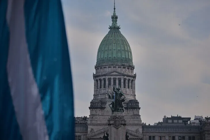 Argentina files formal protest with UK over Falklands oil licenses
