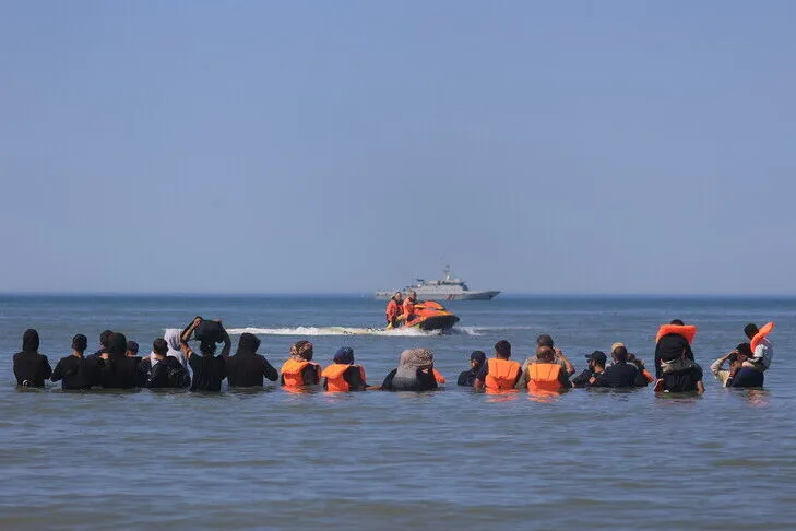 781 migrants cross English Channel in UK’s highest single-day total this year