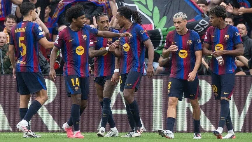 Barcelona thrash Racing Santander 7-2 to make historic La Liga start