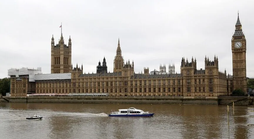 Village votes in symbolic referendum to leave UK in protest over migrant housing plan