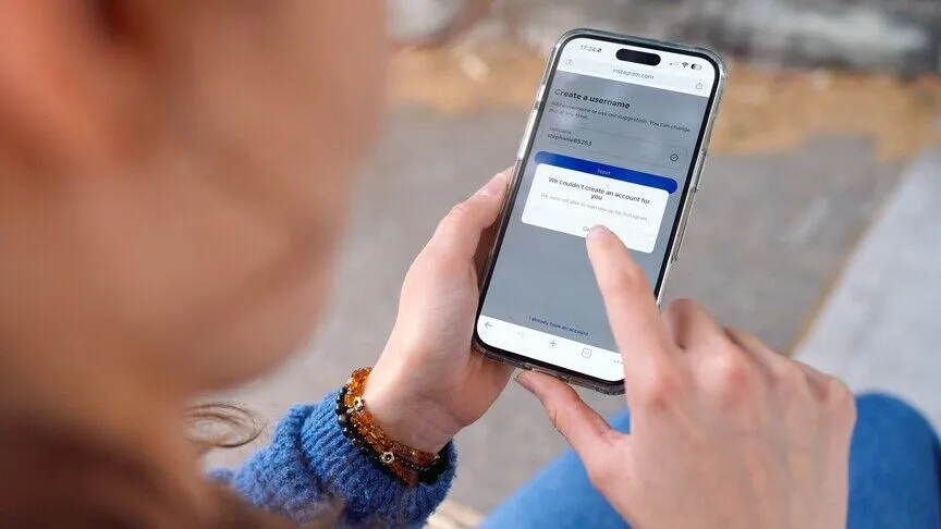 EU to introduce common age limit for social media
