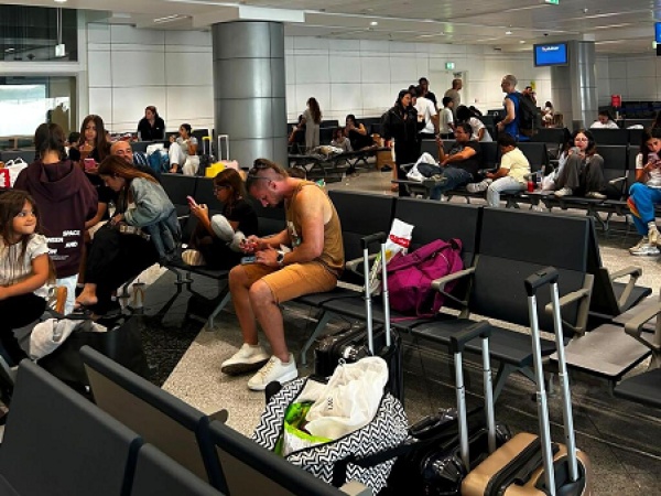 Stranded Israelis face delays as El Al postpones Dubai flights