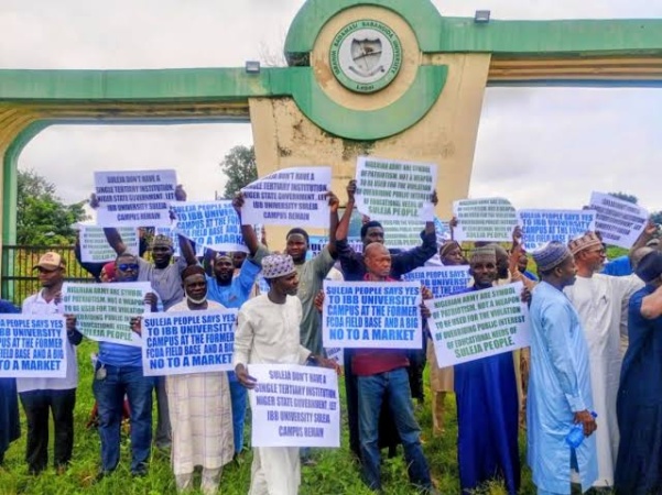 Again, Suleja community rejects attempt to handover FCDA Field Base to military
