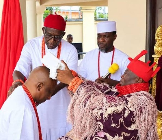 Soyinka, others cheer as Asagba decorates Jibunoh with chieftaincy title
