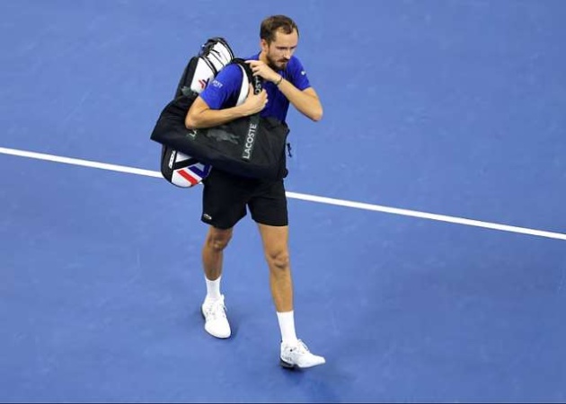 Medvedev disqualified for hitting spectator with ball
