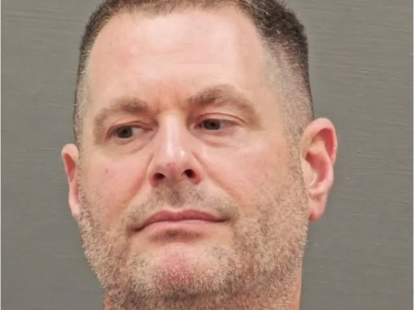 Former CIA official accused of stealing $40M in gold bars pleads guilty