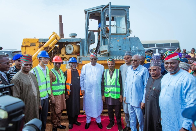 PVD hails Mutfwang over 41km road linking Plateau’s three Senatorial Districts