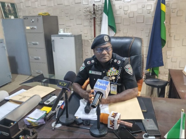 Police warn youths against blocking Kebbi-Sokoto Highway