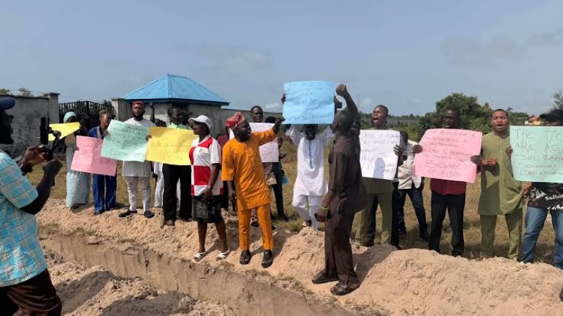 Badagry youths protest alleged encroachment on school land