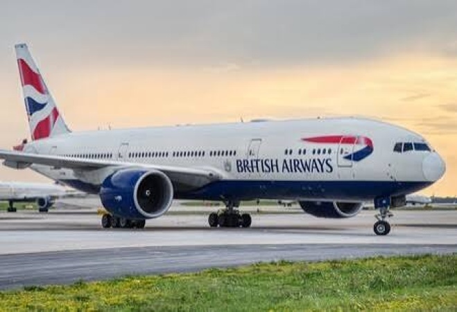 British Airways flight forced to turn back over cracked window