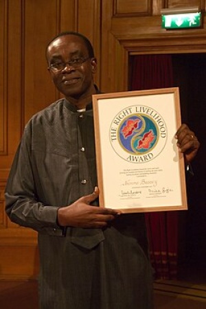 HOMEF, associates celebrate Bassey on Vienna Lifetime Achievement Award