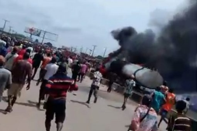 JUST IN: Soldier, three others die in Edo tanker explosion