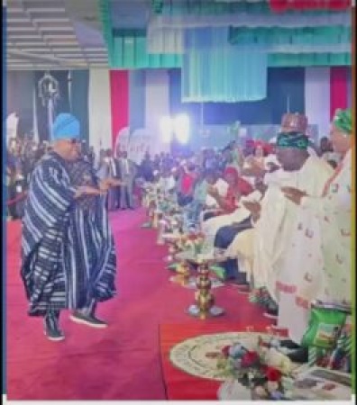 Adeleke steals show with dance steps at APC campaign council inauguration