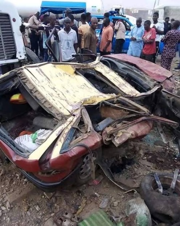 BREAKING: Death, injuries as tanker crushes four cars in Ibadan