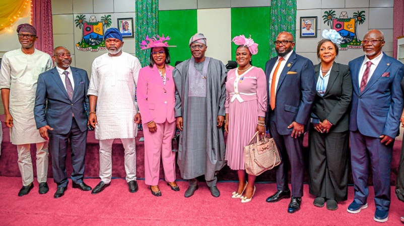 Sanwo-Olu swears in six new permanent secretaries, members of two service commissions