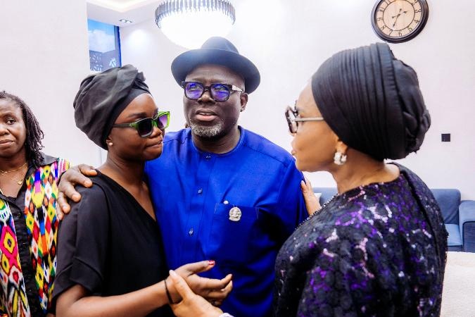 Oborevwori pays condolence visit to Uduaghan’s family
